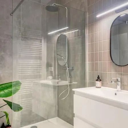 Cozy Retreat In With Balcony Apartman Antwerpen