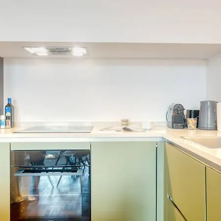 Apartman Cozy Retreat In With Balcony *